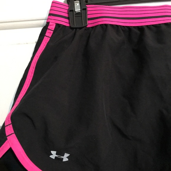 Women’s pink and black Under Armor running shorts - Picture 5 of 8